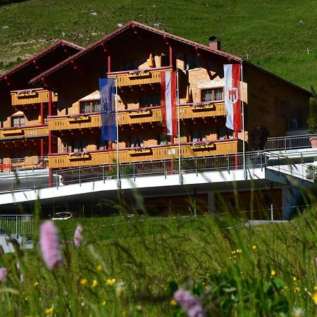 Hotel Garni Alpina Damuels Exterior photo
