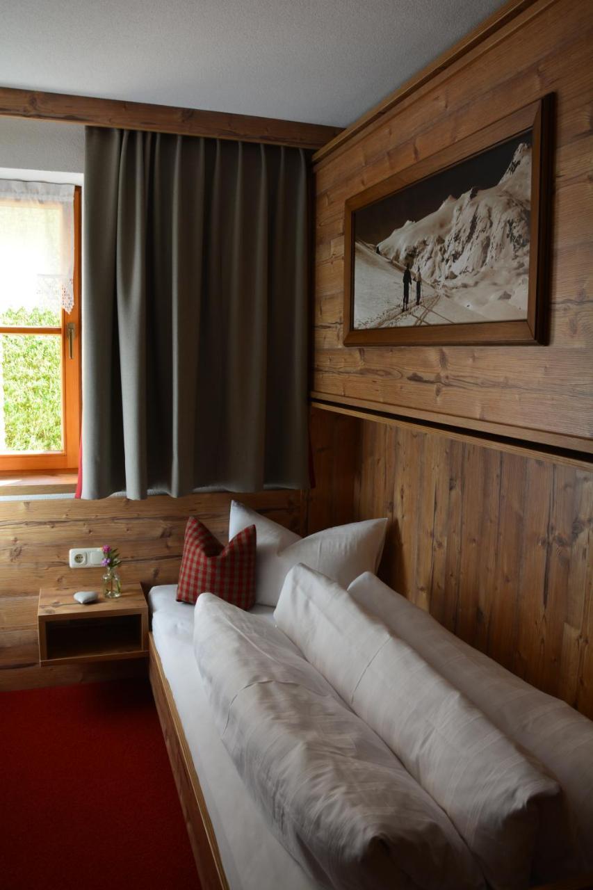 Hotel Garni Alpina Damuels Exterior photo